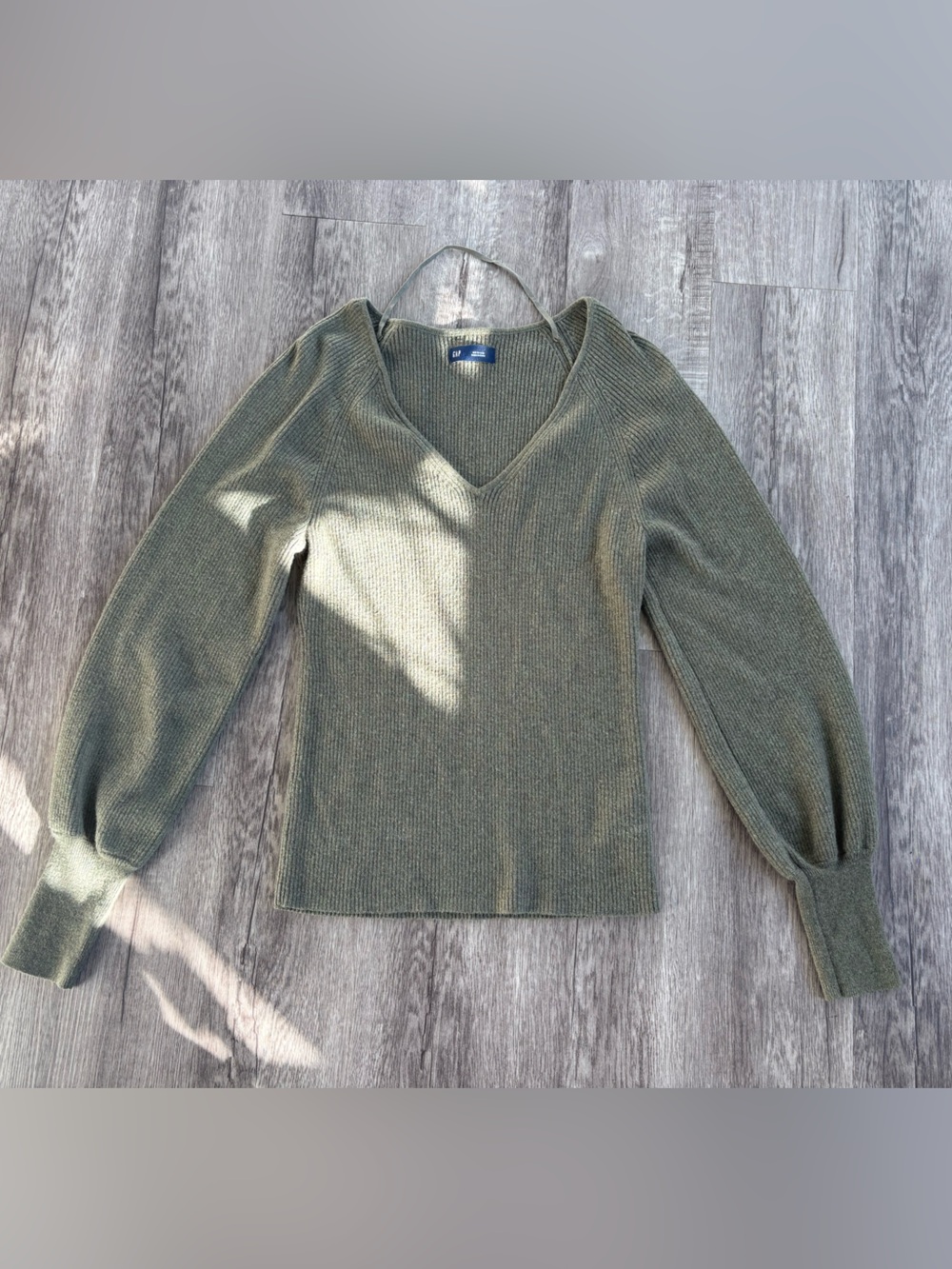 Women’s GAP Nylon Merino Wool Blend Top M